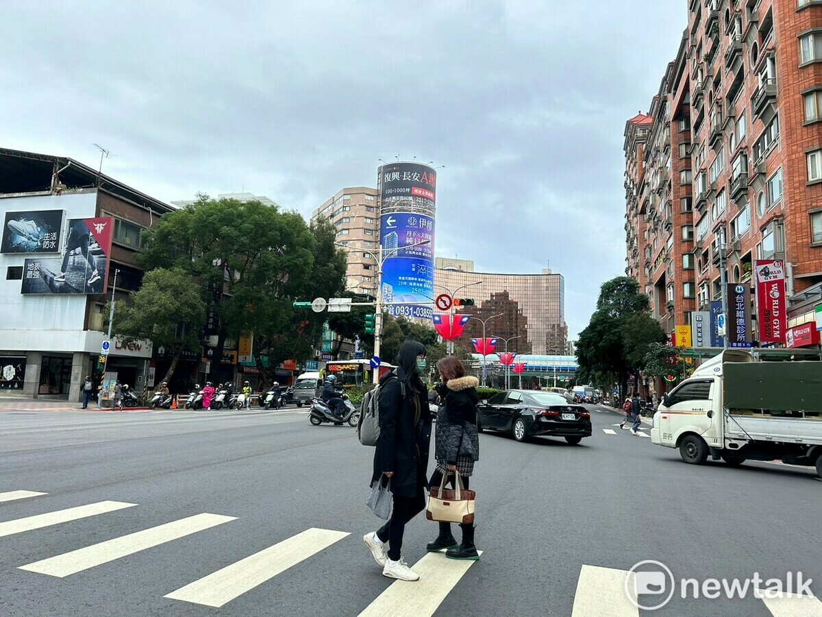 冷氣團還沒有走，今(25)晚到明(26)天清晨之前還有一波低溫，氣溫下探10度以下。 圖：林岑韋／攝（資料照）
