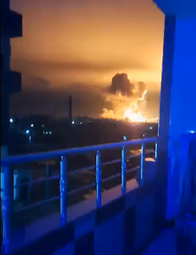 土耳其空軍對敘利亞的庫德族聚居區進行空襲。 圖 : 翻攝自X帳號@visegrad24