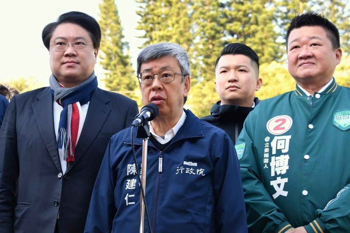 行政院長陳建仁今（26）日上午出席新北市林口區A3計畫道路新闢工程開工動土典禮前受訪。 圖：行政院提供