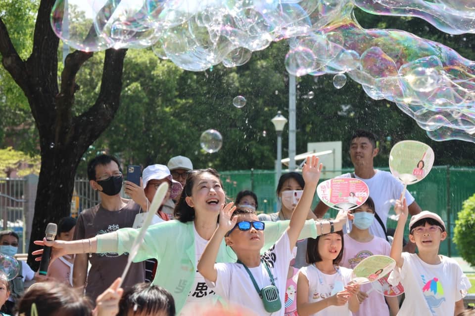 楊志良批評吳思瑤快50歲沒有可能生育、絕子絕孫，吳思瑤反嗆：「怎麼國民黨都是這種男人？」 圖：翻攝吳思瑤臉書