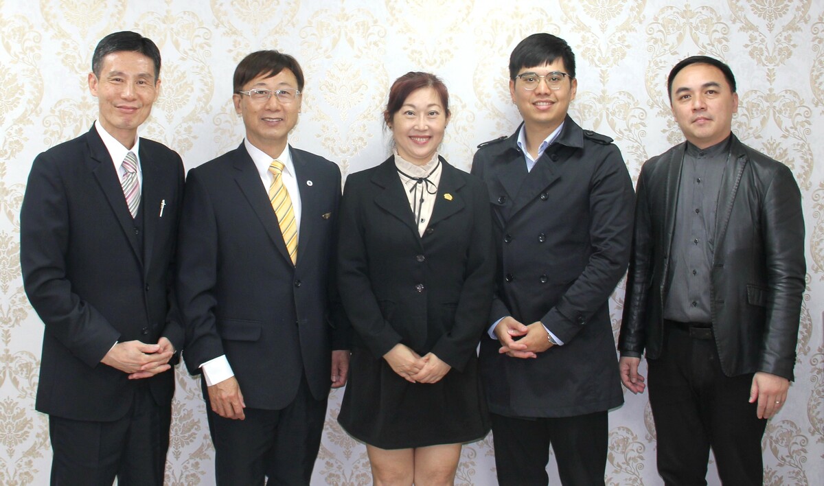 「P2P平台暨理財風險之控管」研討會與會專家學者，左起為陳建安、葉鴻裕、楊璦妃、張作詮、林昌平。 CCE中華資金交易所/提供