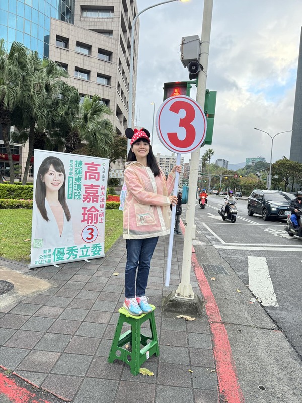 高嘉瑜痛批侯友宜根本不是什麼漢子，就只是個「逃漏稅的騙子」。 圖：取自高嘉瑜臉書