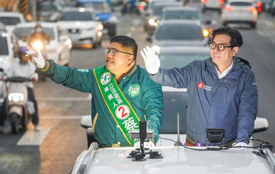 選戰倒數兩周，陳其邁全台跑透透輔選。 圖：翻攝自陳其邁臉書