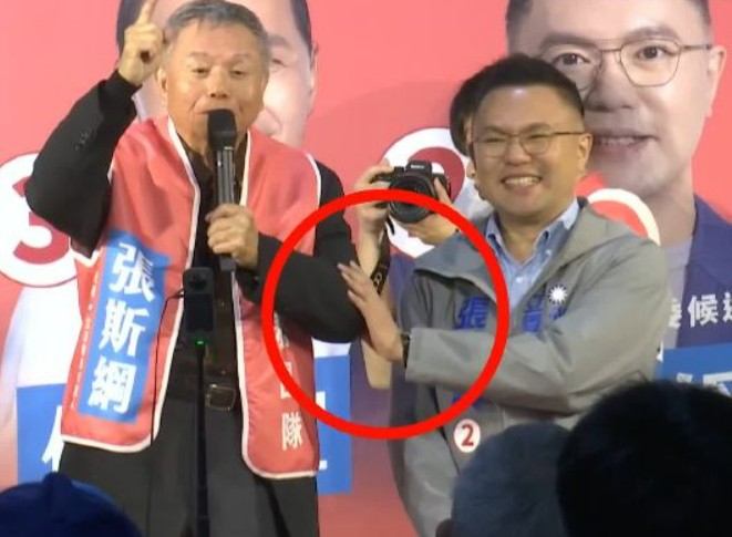 楊志良為張斯綱站台時譏諷吳思瑤「快50歲了，不可能生了，以後絕子絕孫」；張斯綱忍不住制止。 圖：翻攝張斯綱臉書