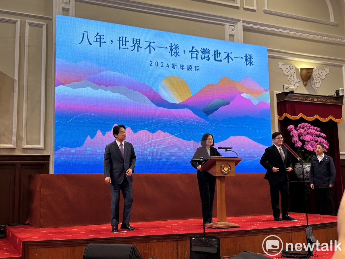 蔡英文在賴清德、林佳龍陪同下，發表2024新年談話。 圖：黃宣尹攝