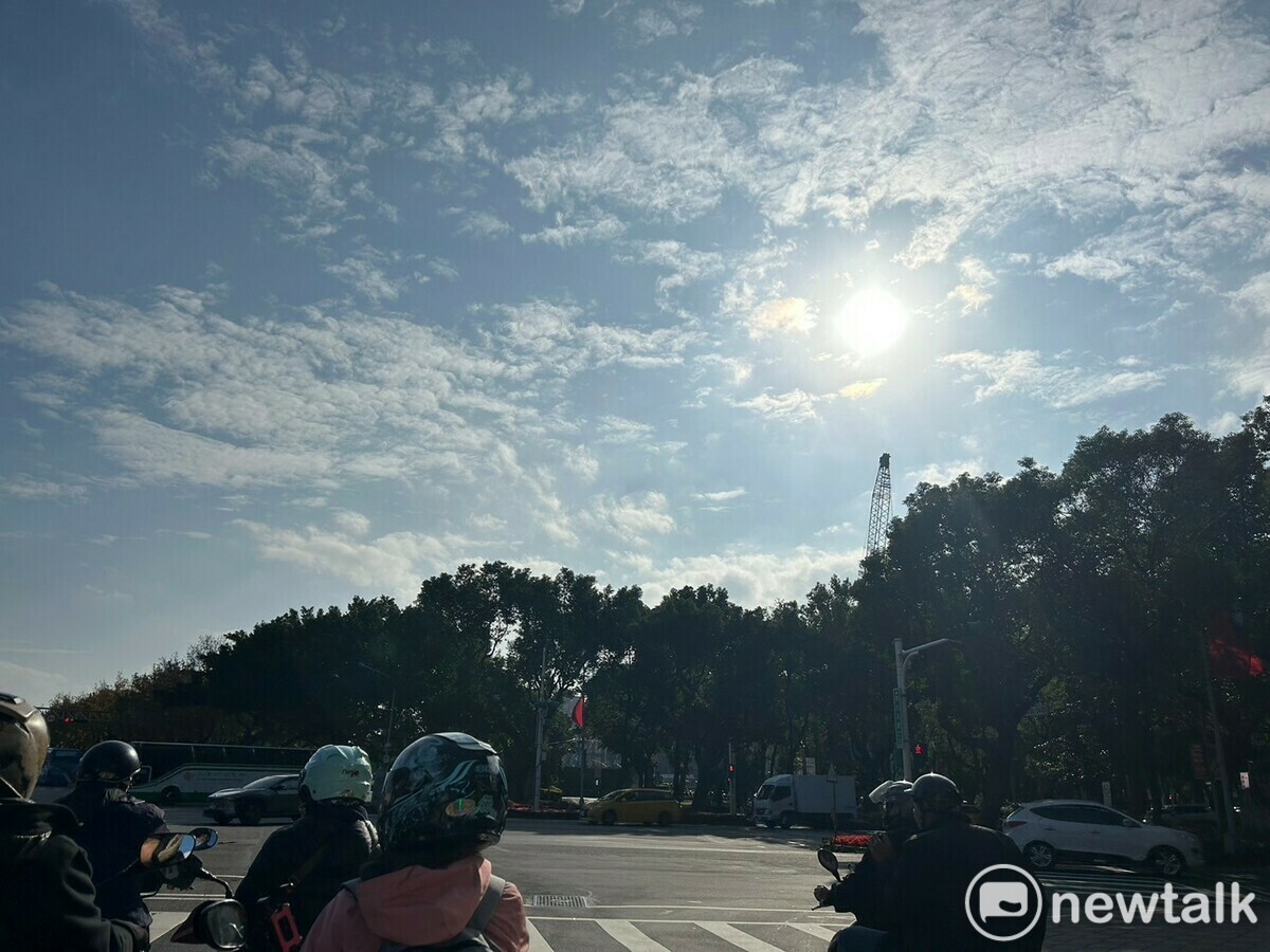 今(1)日白天陽光露臉，溫度回升，北部市區可以來到25度左右，中南部內陸有機會來到30度以上。 圖：林岑韋／攝