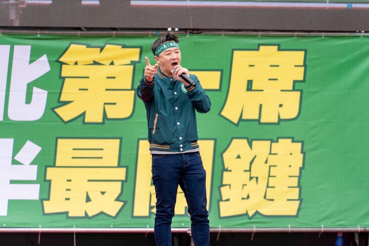 李正皓指控張智倫賄選，並公布「一槍斃命買票三大鐵證」。 圖：取自李正皓 臉書（資料照）