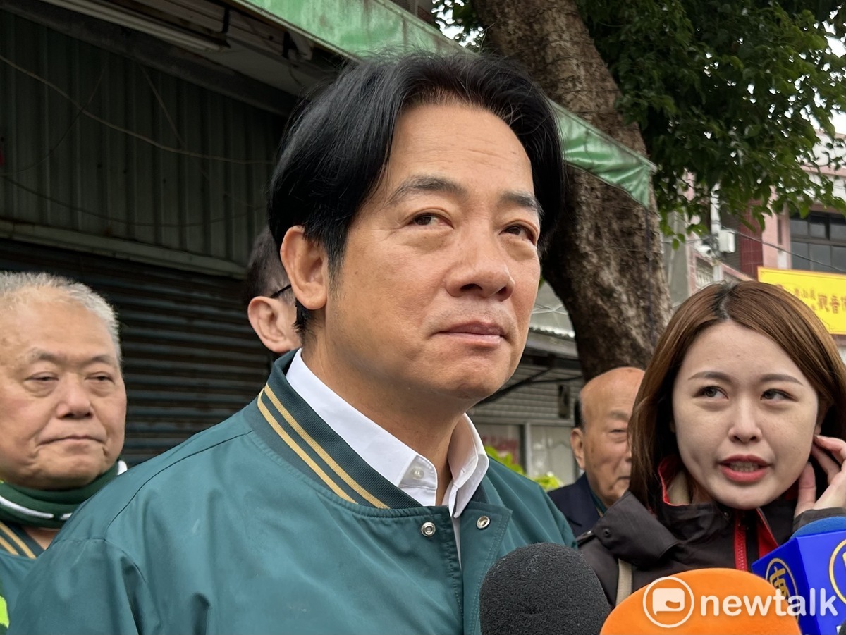 賴清德赴桃園龜山壽山巖觀音寺參香，並在抵達時接受訪問。 圖：黃宣尹攝
