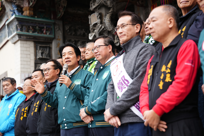 賴清德赴桃園龜山壽山巖觀音寺參香。 圖：賴清德競總提供