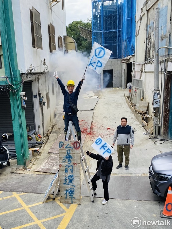 民眾黨總統候選人柯文哲今日赴新竹縣市車掃，鄉親熱情歡迎。 圖：周煊惠 / 攝