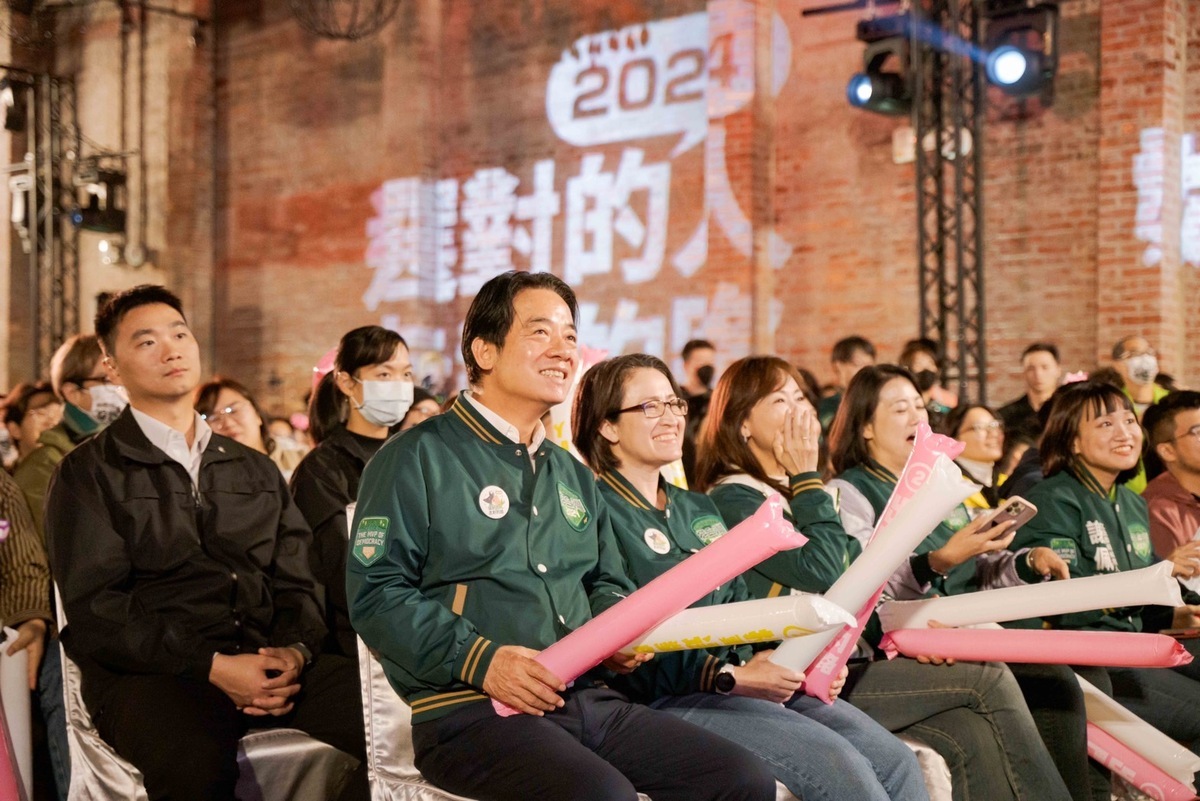 賴清德、蕭美琴搭檔參選，在選戰後期力拚叫好又叫座。 圖：賴清德競總提供