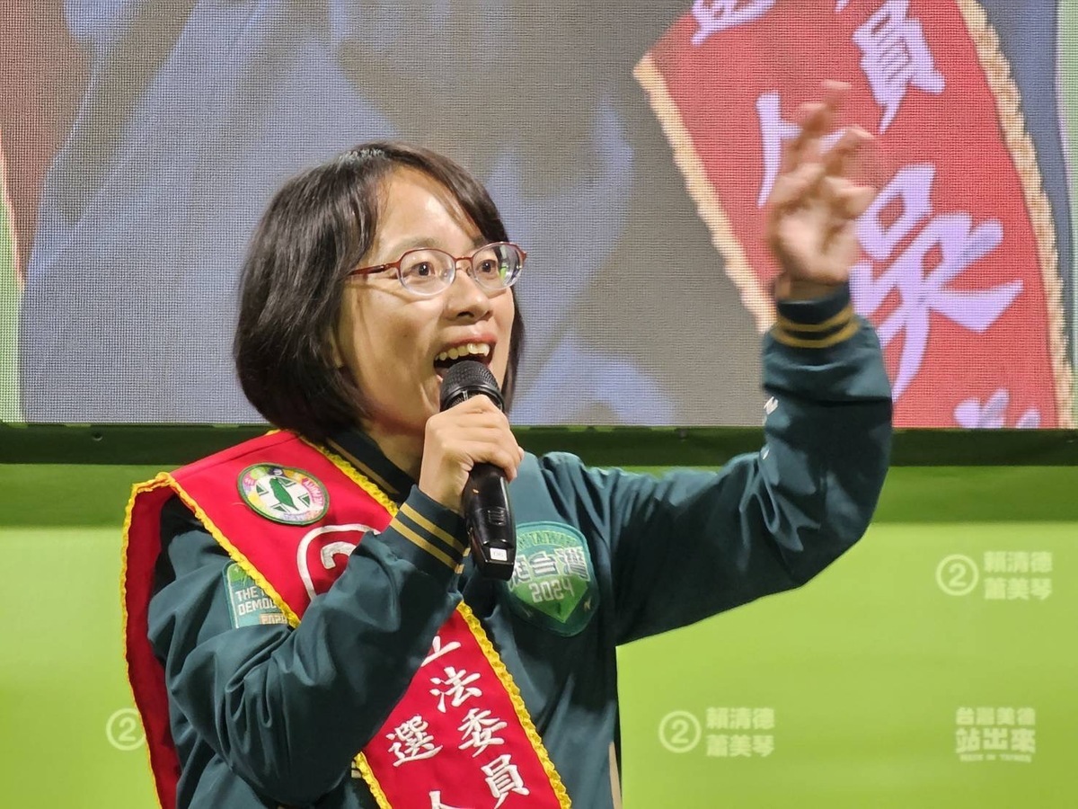 吳音寧批謝衣鳯用家族經營的第四台，違法大播特播自己的造勢大會，讓選民只聽見一言堂的聲音，明顯違反選罷法，大開民主倒車。 圖：吳音寧競辦提供（資料照）
