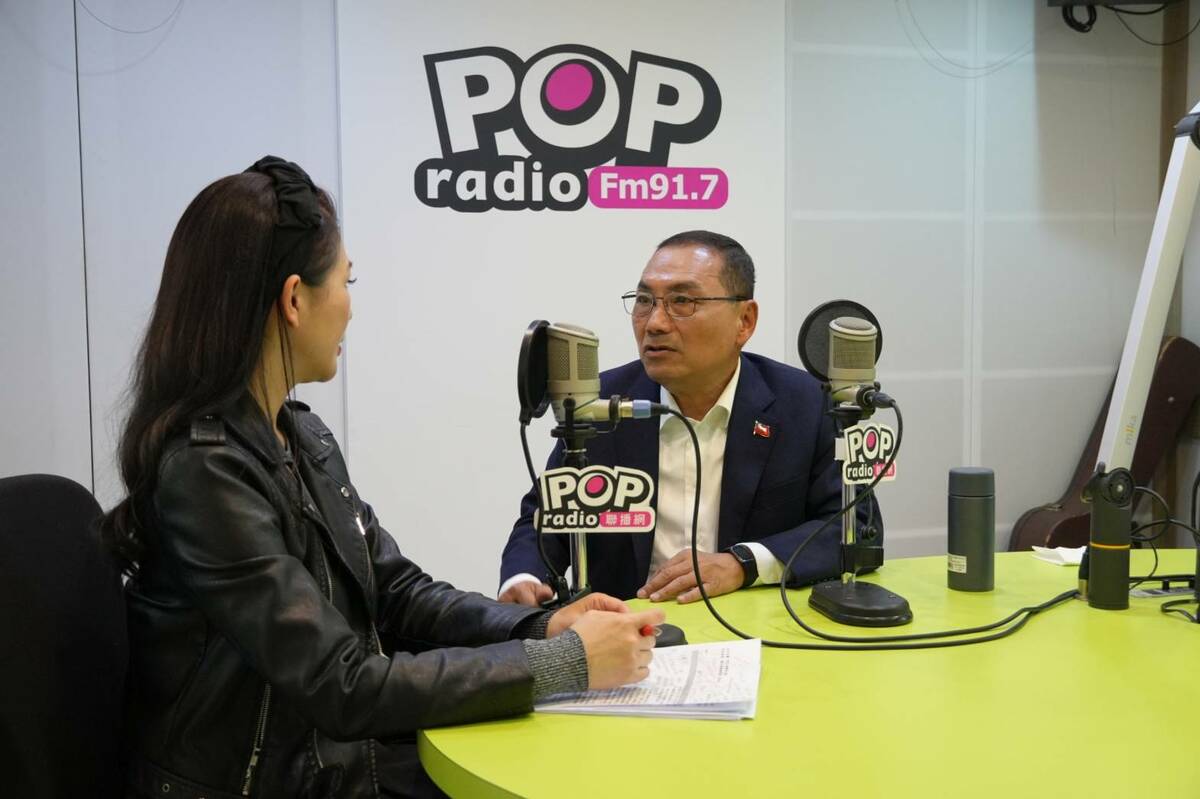 ，國民黨總統候選人侯友宜接受《POP最正點》主持人林書煒專訪。 圖：《POP最正點》／提供