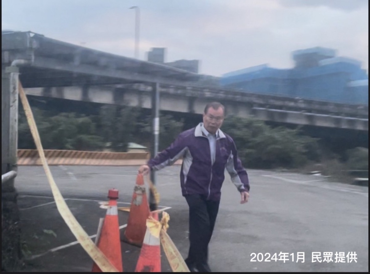 立委賴品妤等人今（8）日於其汐止競總召開記者會爆料，有基層民眾向廖先翔家租用停車位卻莫名被告竊占罪，才驚覺廖家侵占國有地還騙他承租長達近10年之久。 圖：賴品妤競辦提供