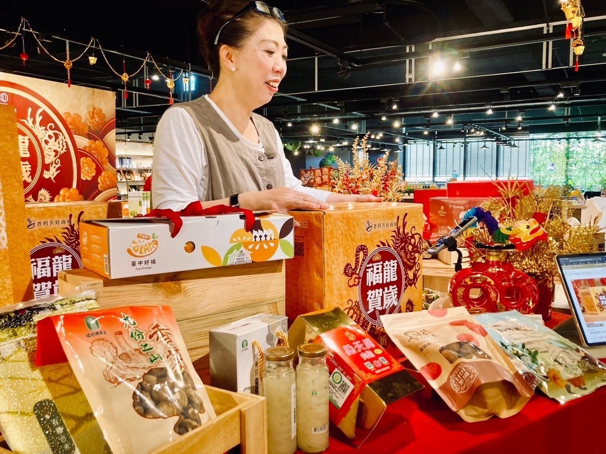 今年普利共好商城邀請知名料理達人蔡季芳老師為這次活動擔任推廣大使。 霧峰區農會/提供
