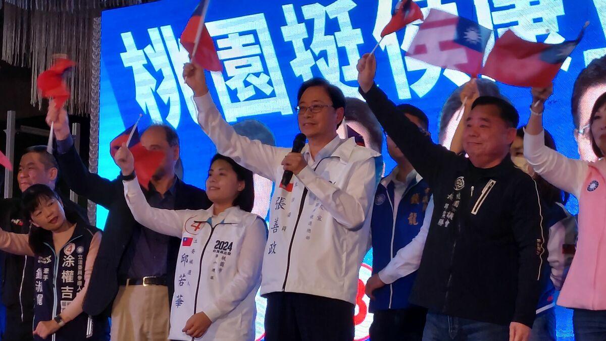 張善政批評，民進黨現在已經騙到底了，即使他們擦脂抹粉，桃園民眾其實非常清楚，不會再被騙。 圖：林昀真／攝