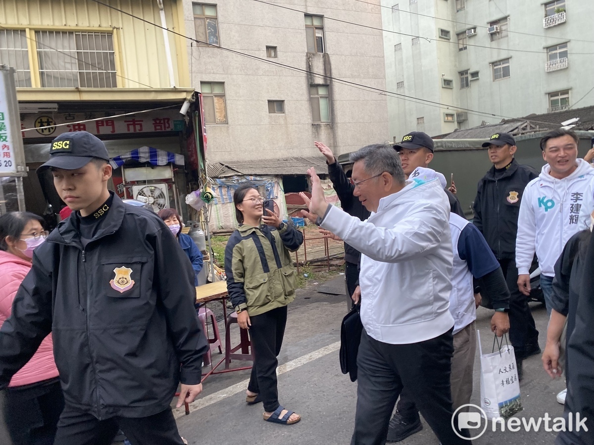 民眾黨總統候選人柯文哲車掃。 圖：周煊惠 / 攝