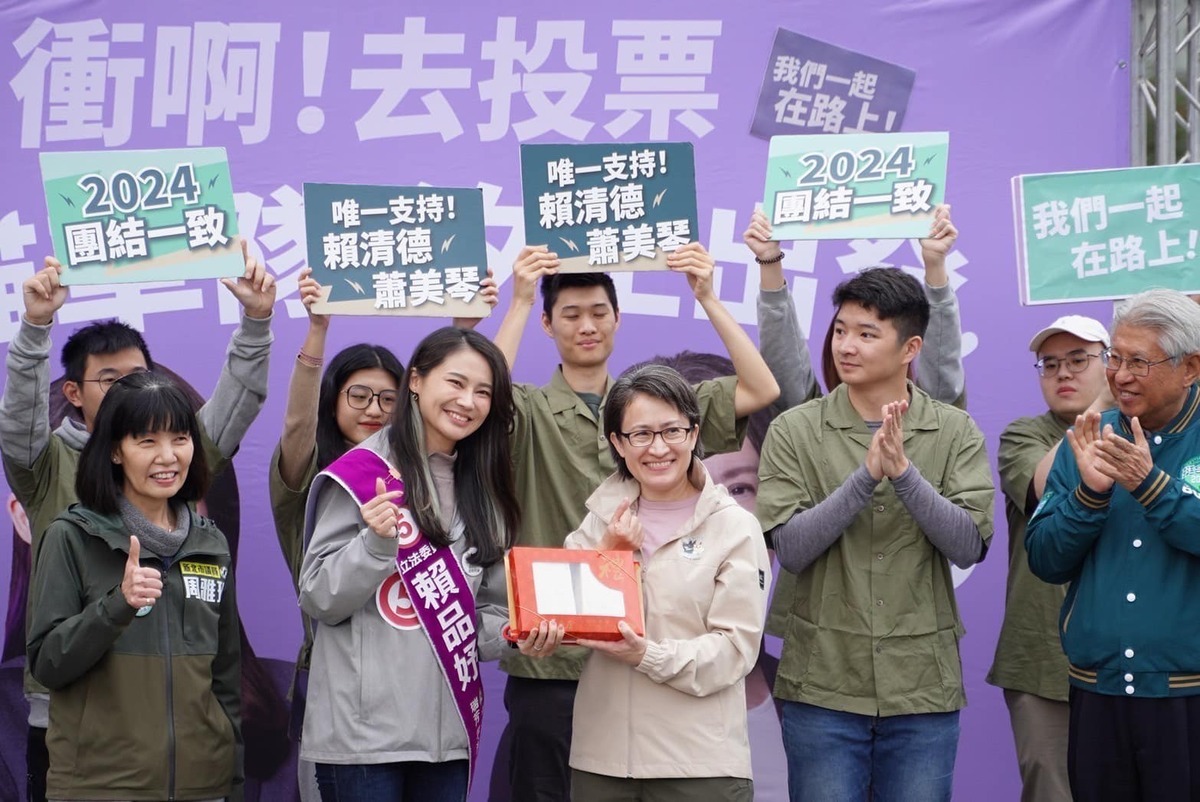 民進黨青年部「國務青應援團」持續在各地輔選。 圖：翻攝自民進黨青年部臉書