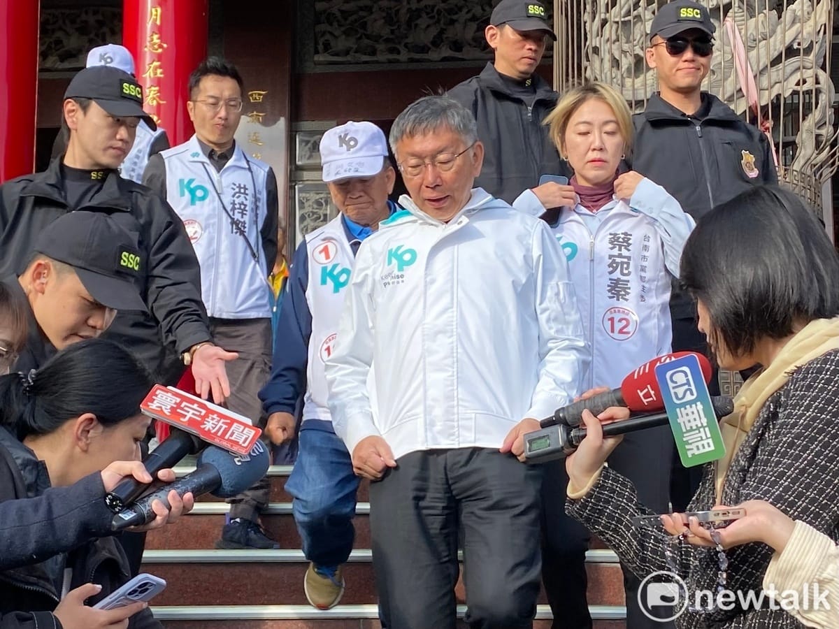 民眾黨總統候選人柯文哲今早參拜關廟山西宮。 圖：周煊惠 / 攝