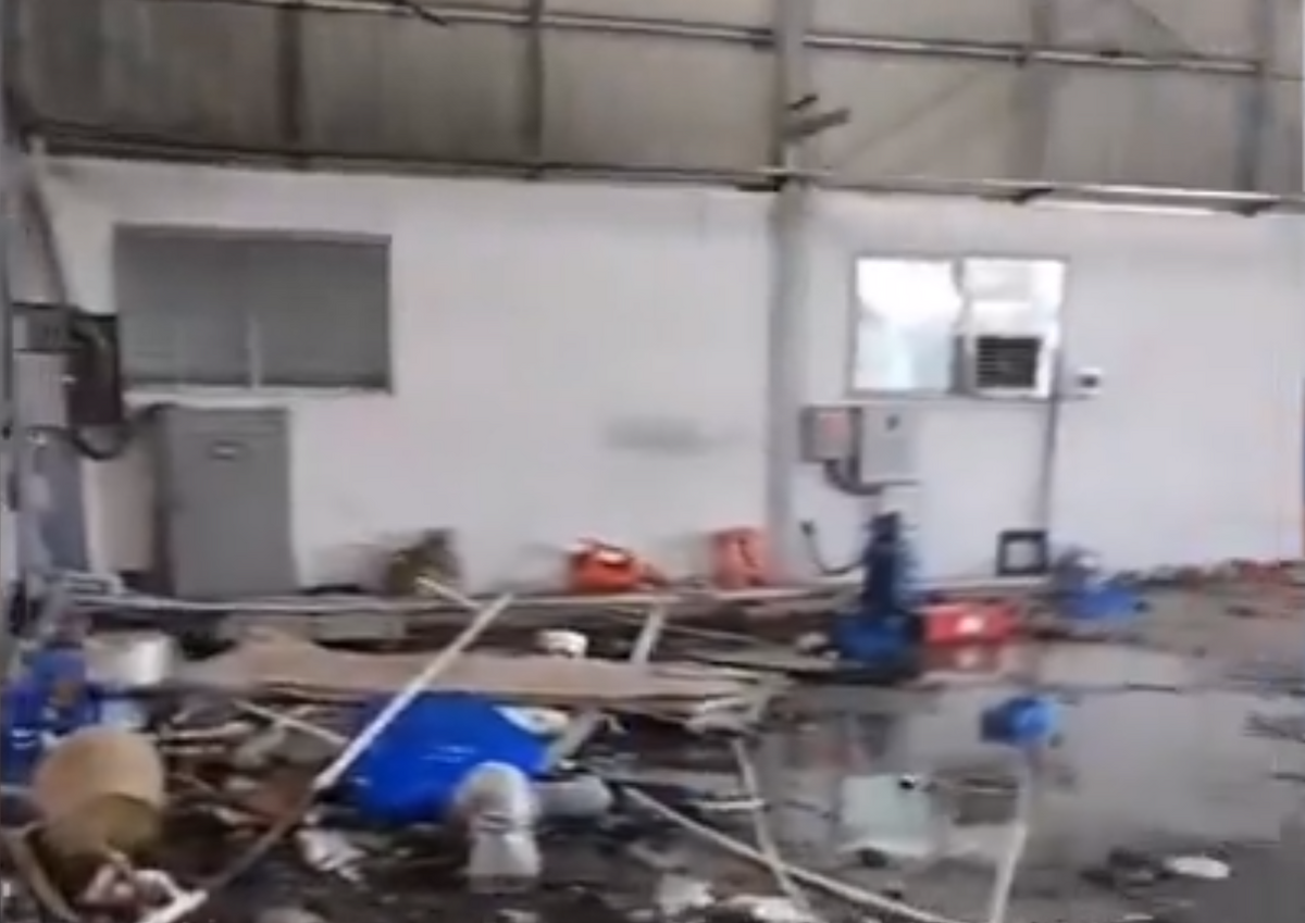 廣州 1,800 家工廠全軍覆滅，顯現中國經濟之惡劣。圖為賣掉機台的廠房。 圖：翻攝自悉尼閑人 X（前推特）帳號