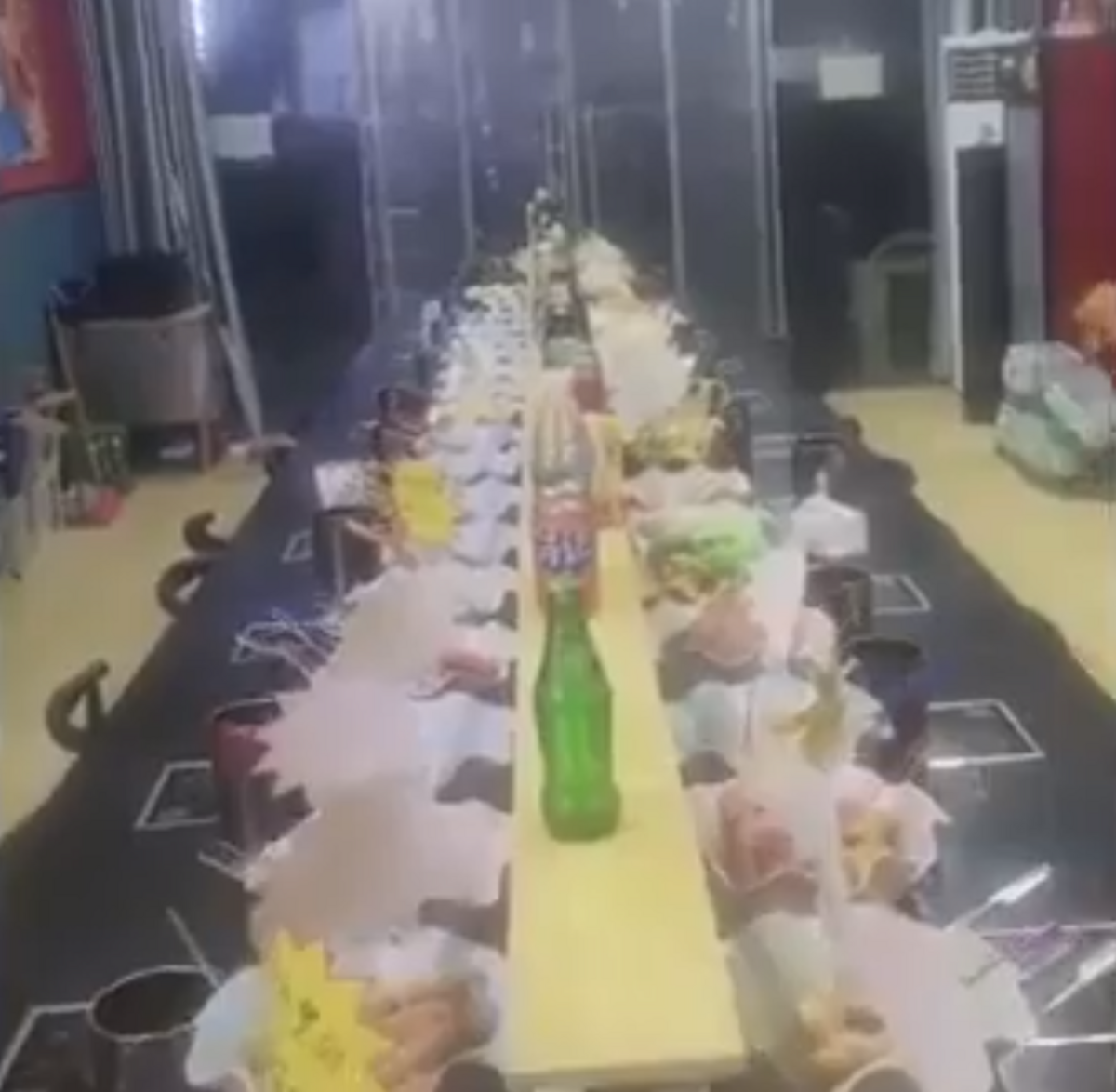 餐飲店內空無一人。 圖：翻攝自悉尼閑人 X（前推特）帳號