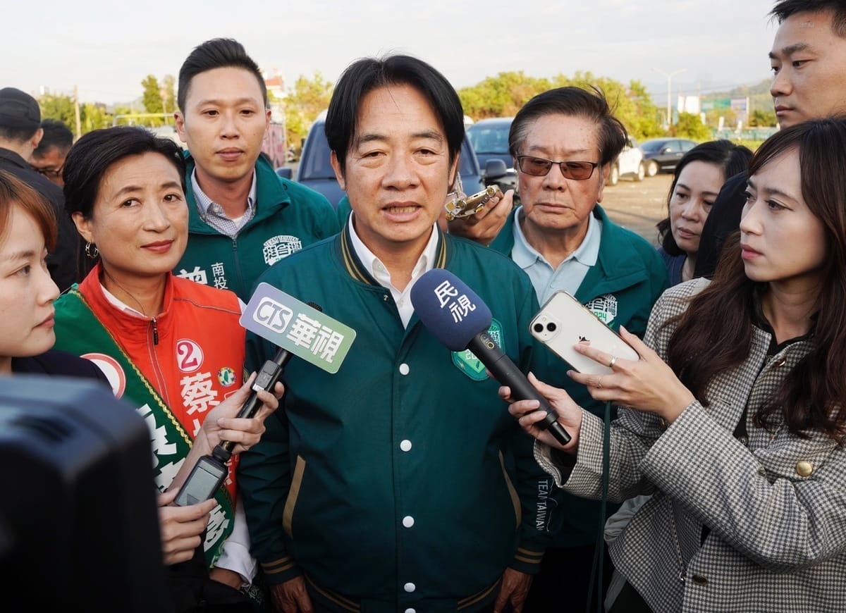 副總統賴清德9日就國防部警報回應媒體訪問 圖：張良一/攝