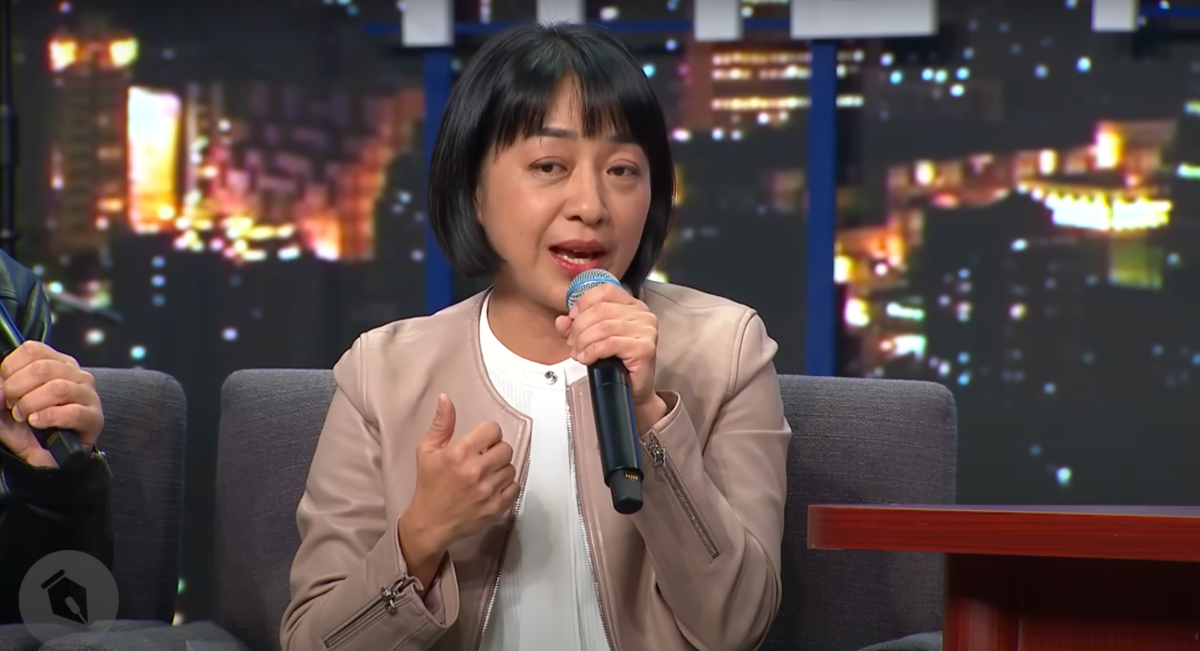 時代力量黨主席王婉諭登上網路節目《賀瓏夜夜秀》。 圖：翻攝自賀瓏夜夜秀（資料照）