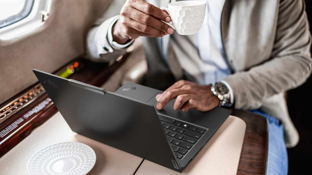對出貨量最大的 Lenovo 而言，雖難以避免 MSRP（廠商建議售價）上調，但其規模優勢與成熟的供應鏈將有助控制漲幅，創造更多應對成本上行的操作空間，甚至有望逆勢擴大市占表現。 圖：Lenovo/提供