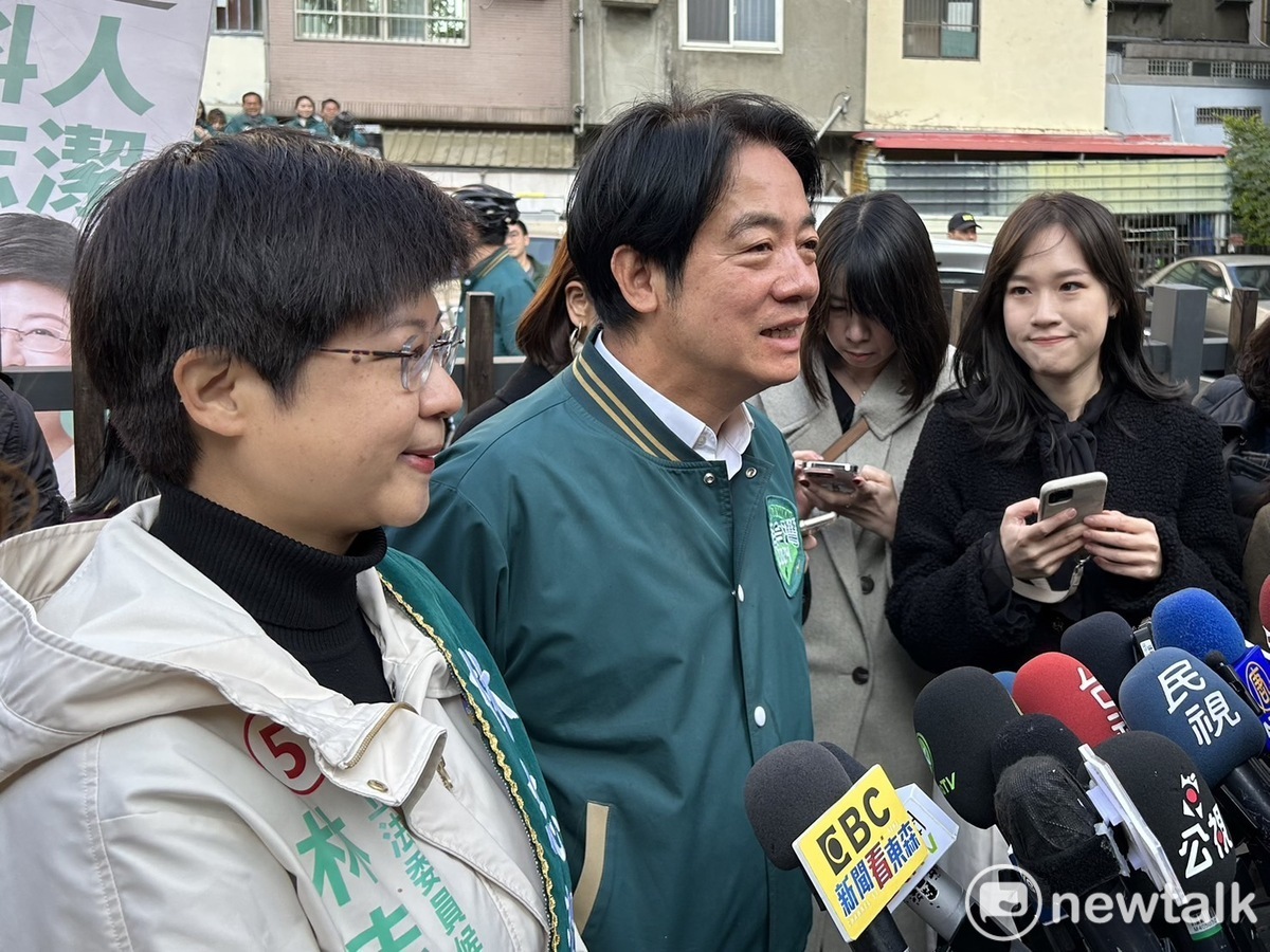 賴清德今日車隊掃街從新竹市出發，在啟程前由林志潔陪同受訪。 圖：黃宣尹攝