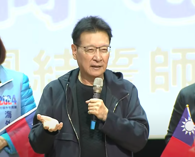 國民黨總統候選人趙少康今質問柯文哲「敢宣示不與綠合作？」 圖：翻攝自網路直播