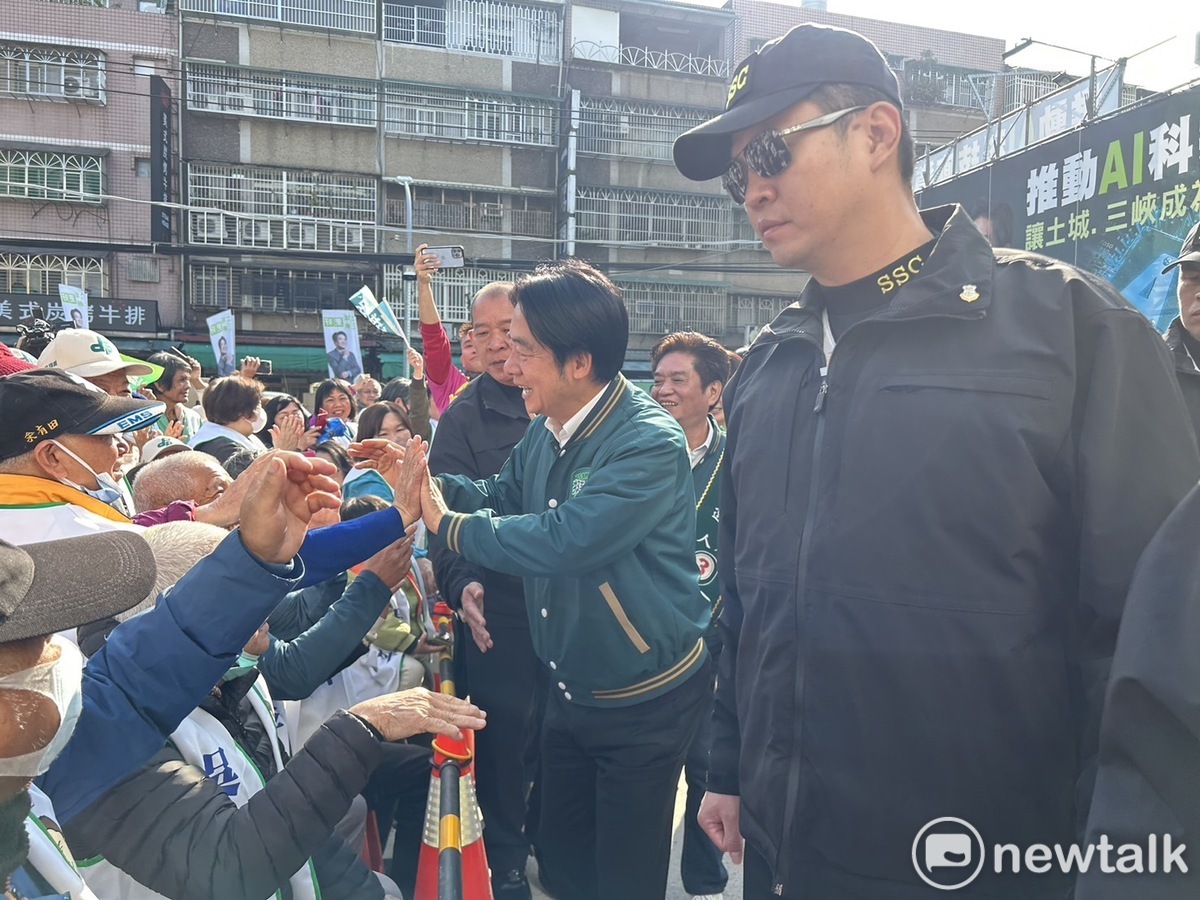 賴清德選前一日上午自土城出發，進行雙北市車隊掃街。 圖：黃宣尹攝