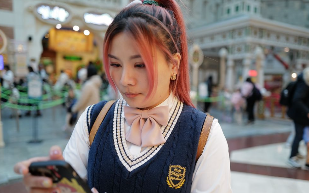 有不少粉絲以為這群人打算解散。對此，董仔再次澄清表示「我們這群人沒有解散」。 圖：翻攝自這群人董仔IG