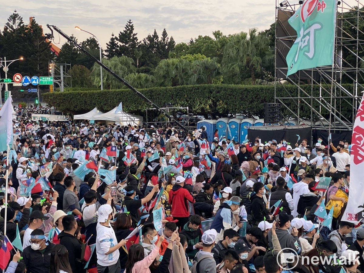 民眾黨總統候選人柯文哲今晚於凱道辦造勢。 圖：周煊惠 / 攝
