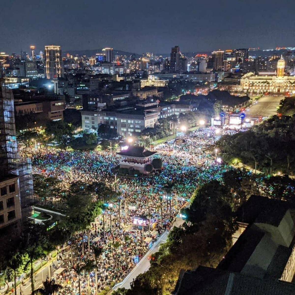 民眾黨總統候選人柯文哲選前之夜凱道造勢。 圖：民眾黨 / 提供