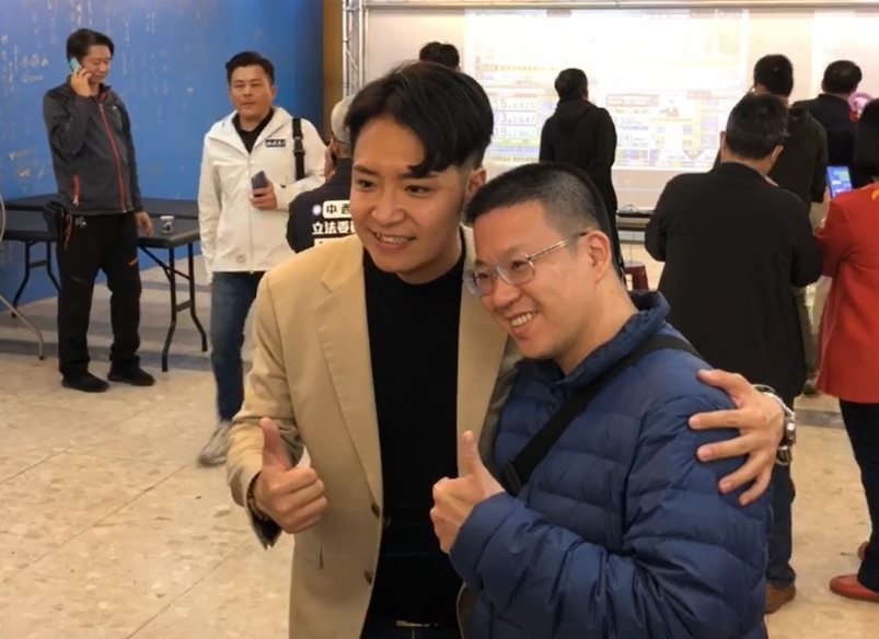 羅廷瑋自行宣布當選，競選總部賀客不斷。 羅廷瑋/提供
