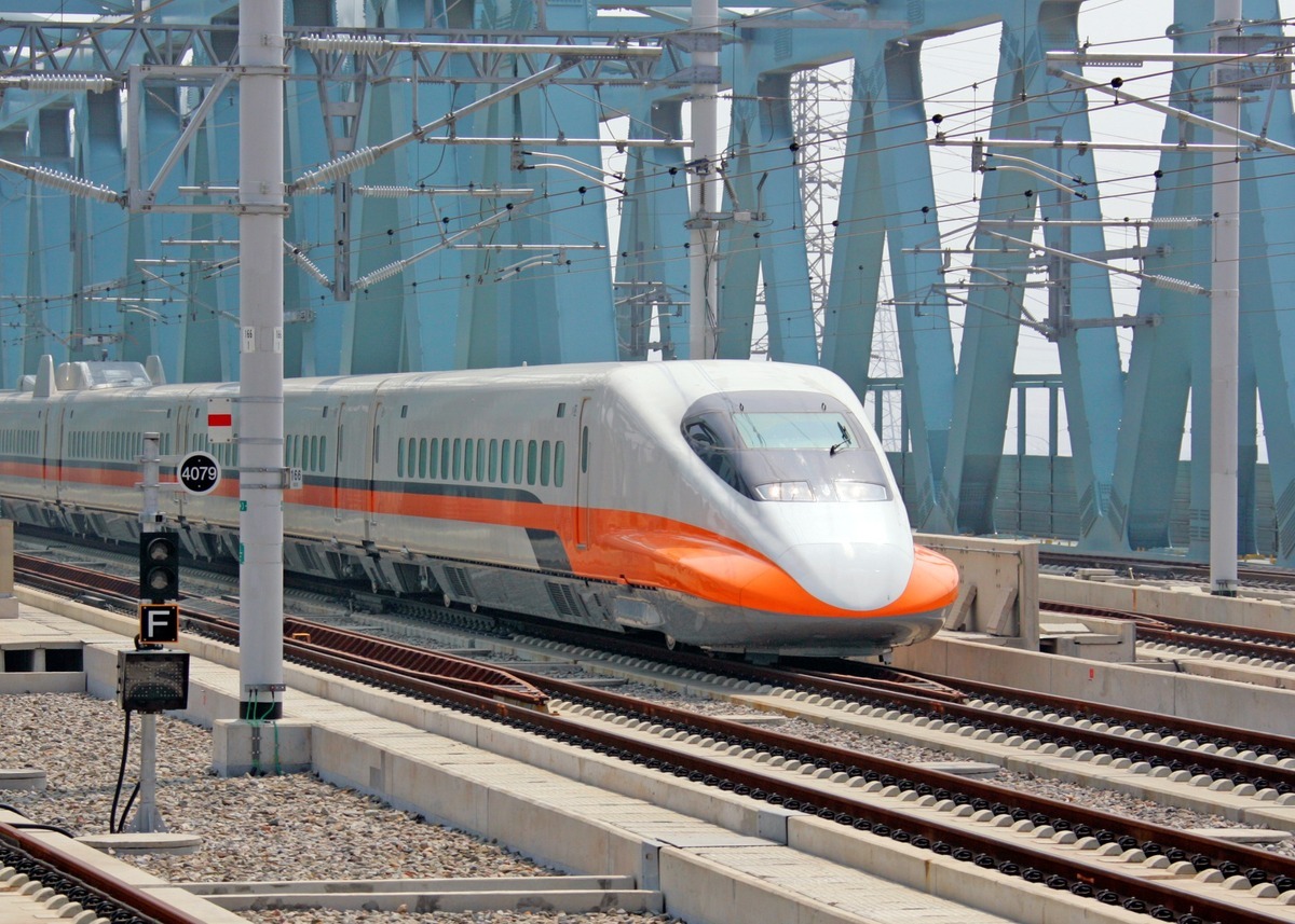 為了服務旅客返鄉掃墓及出遊的需求，台灣高鐵公司規劃4月3日至4月8日期間加開195班次列車，並於3月6日開放訂票。 圖：取自台灣高鐵臉書(資料照)