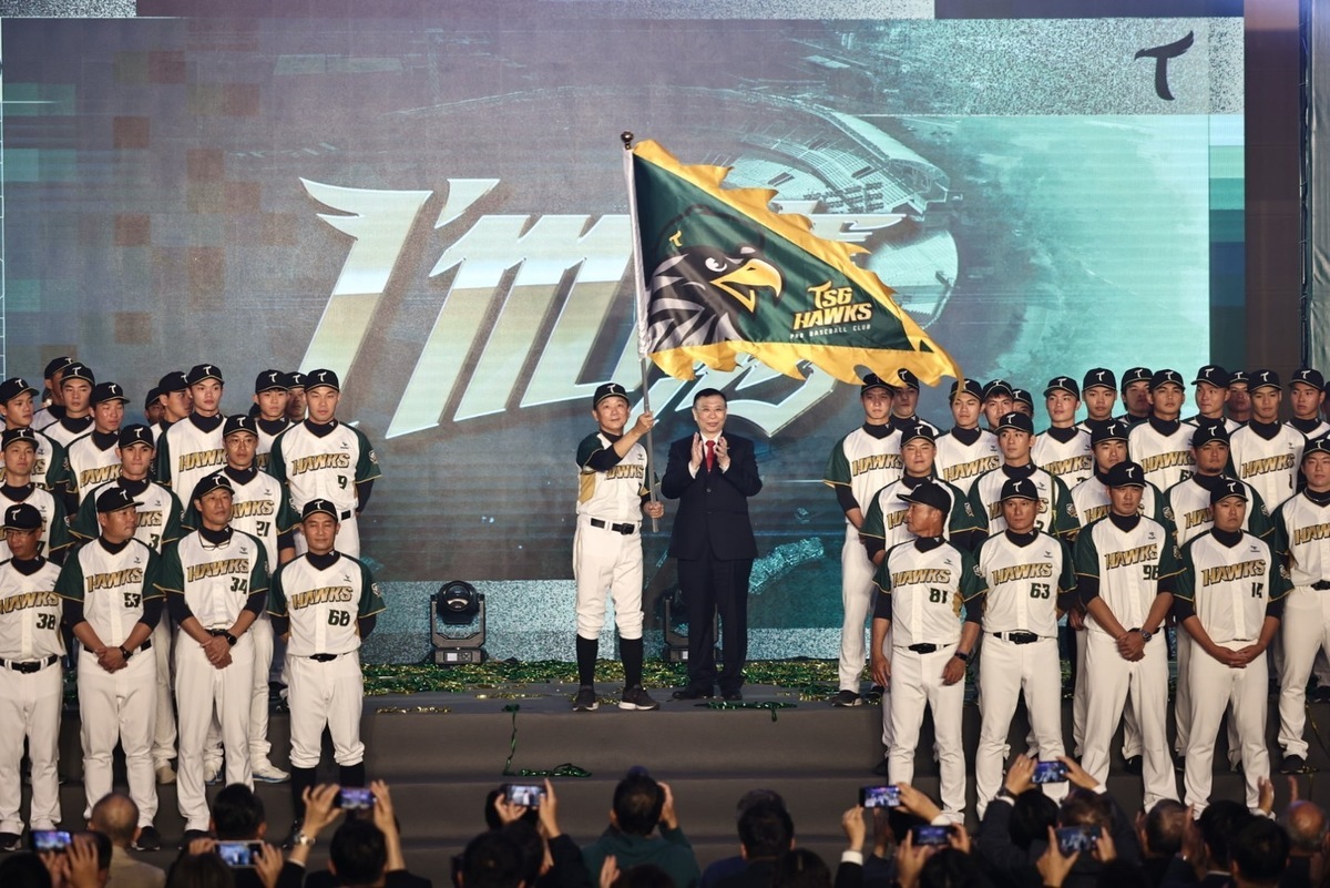 「台鋼雄鷹」「I'm IN! 飛向一軍」成軍記者會。 圖：高雄市政府/提供
