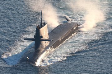 戰斧導彈可以從水面艦艇、水下潛艇等發射，遠程攻擊上千公里的陸地及水面目標。日本海上力量的攻擊力得到了重大提升。 圖：翻攝自X帳號「@Aurora107E」