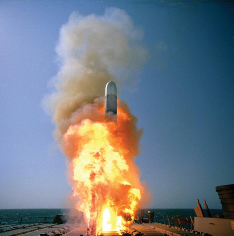 戰斧導彈可以從水面艦艇、水下潛艇等發射，遠程攻擊上千公里的陸地及水面目標。日本海上力量的攻擊力得到了重大提升。 圖：翻攝自X帳號「@Aurora107E」