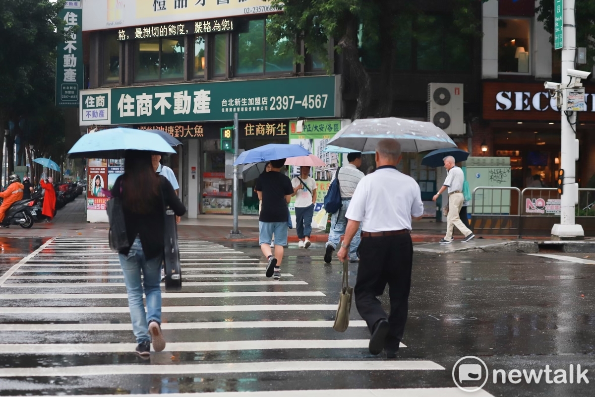 明、後兩日萬宜颱風最接近台灣時，基隆北海岸、大台北山區及宜蘭地區有局部大雨到豪雨等級的降雨機會。 圖：葉宜哲攝