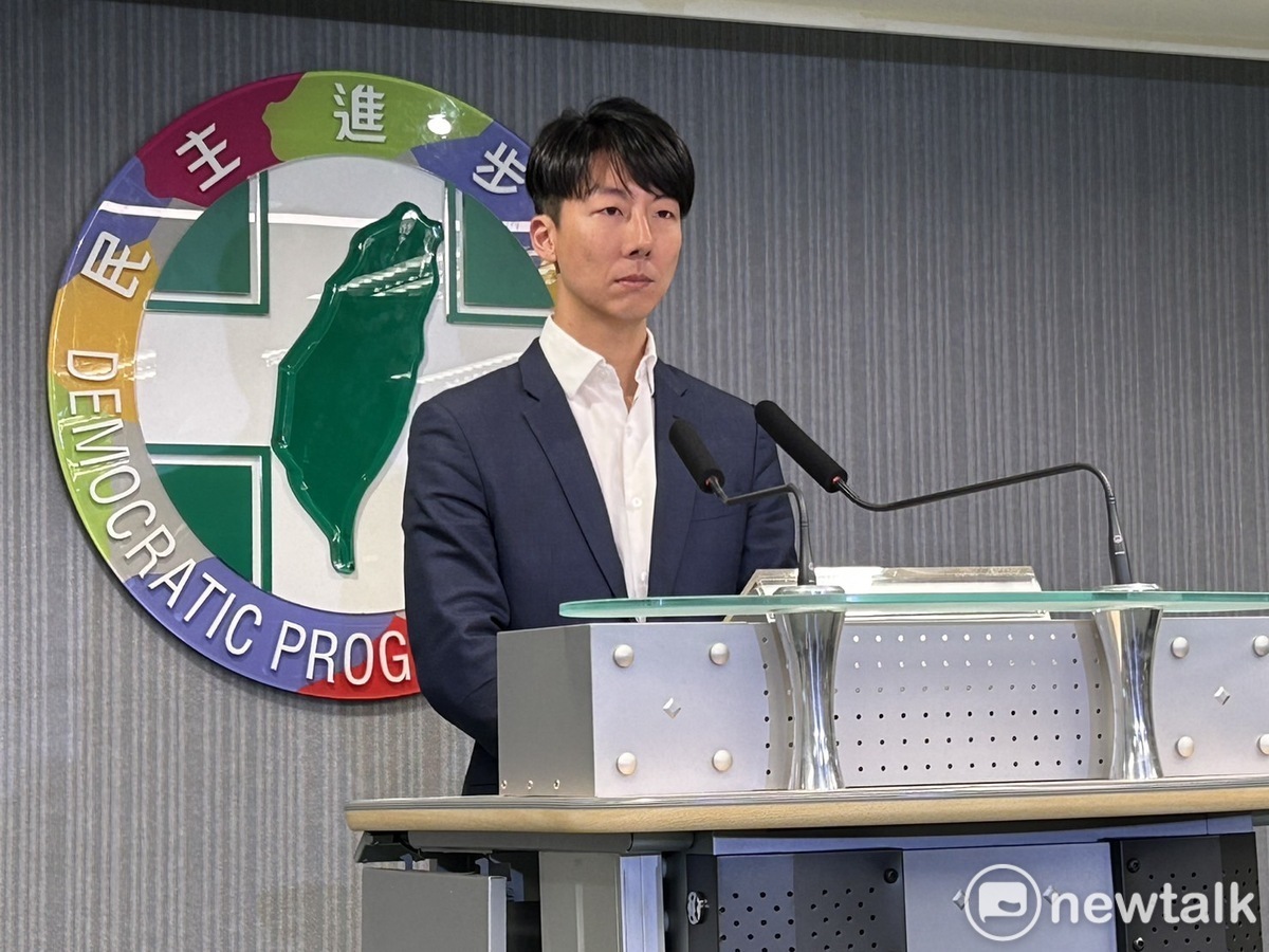 民進黨發言人吳崢回應傳有「中間人」聯繫台灣民眾黨主席柯文哲一事，表示民進黨黨中央和黨團事先並不知情。 圖：黃宣尹攝（資料照）