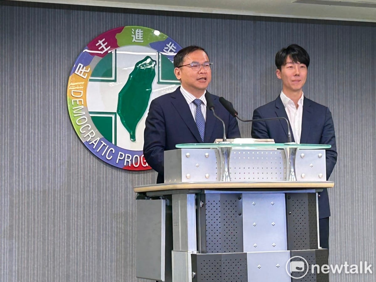王義川與吳崢一同回應媒體提問。 圖：黃宣尹攝
