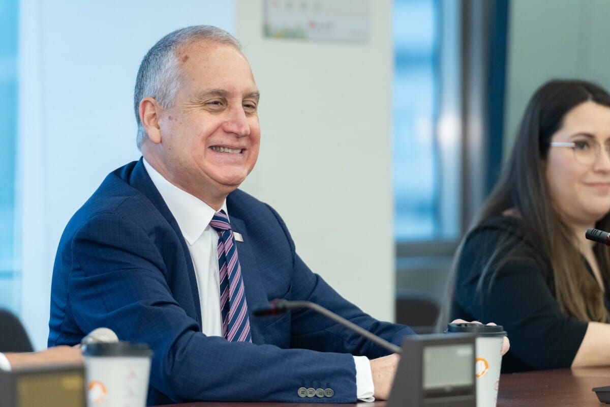 共和黨議員迪馬里（Mario Diaz-Balart）表示，美國必需加快其對台軍售速度使台灣有相當的自衛能力阻止中國的入侵。 圖：民眾黨提供(資料照)