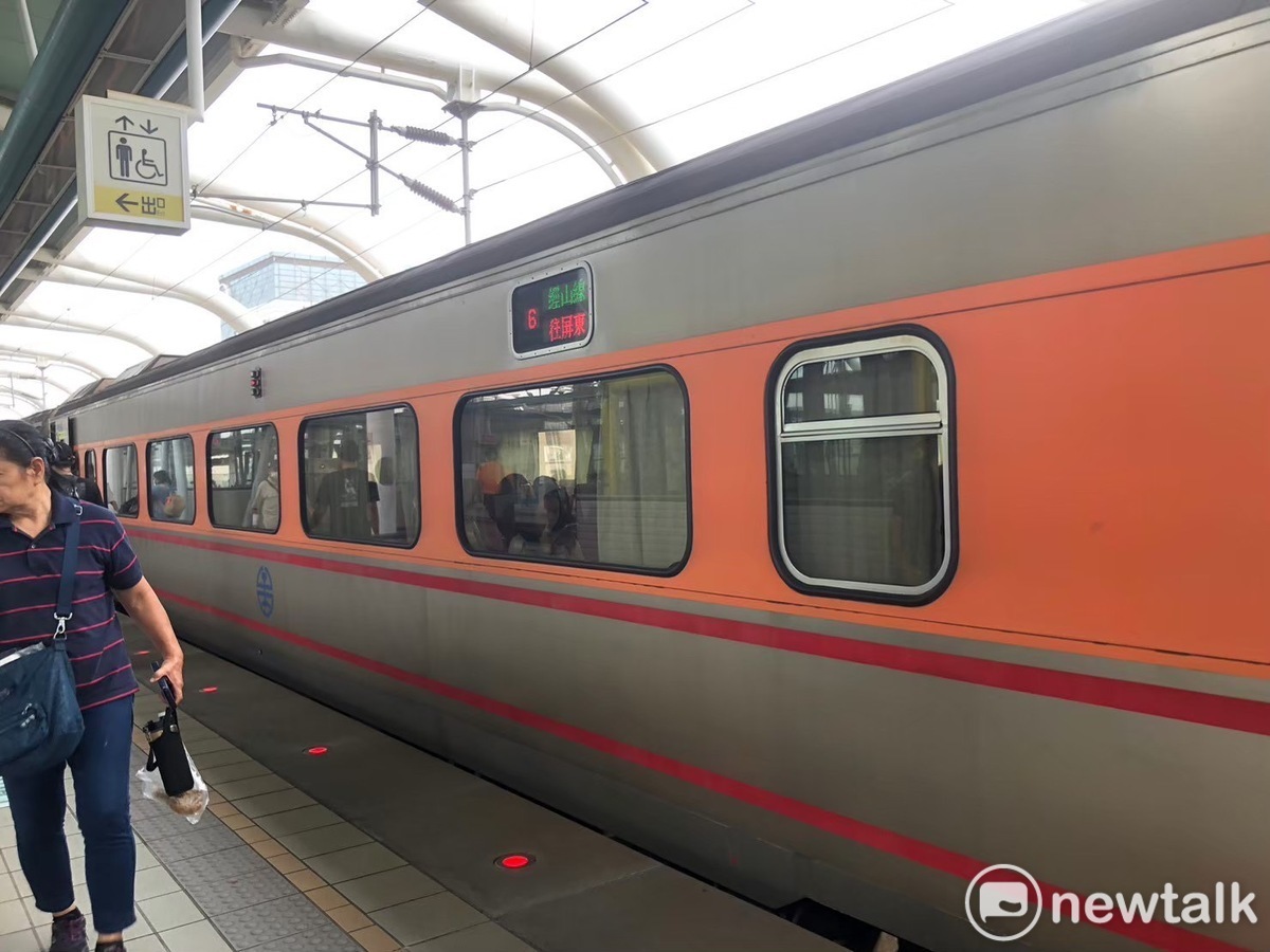 台鐵公司視端午連續假期旅運需求，自5月29日至6月2日，全線再加開EMU 3000型新自強號6列次疏運旅客。（示意圖） 圖：林冠妤／攝（資料照）