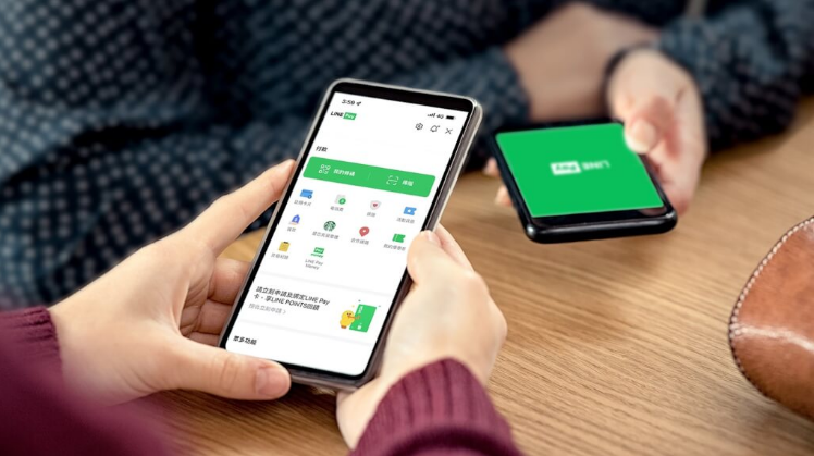 LINE表示，針對電腦版LINE，進行3大功能優化，讓電腦版使用更順暢。(圖為LINE使用示意) 圖：LINE Pay／提供