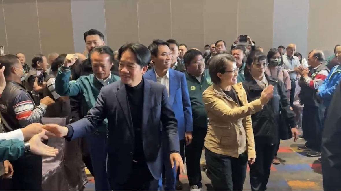 嘉義縣長翁章梁說，美國的無人機業者今天告訴他，賴清德當選總統，他們就可以繼續再往前衝了。因為國防政策跟無人機的發展不會因政黨輪替產生變數，他也藉這個機會再度強調嘉義對無人機產業的期待。 圖：取自翁章梁臉書粉專。