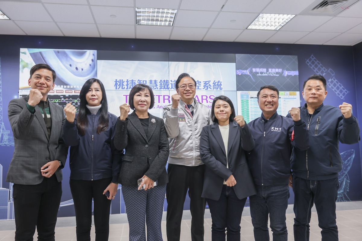張善政與6位立委交換地方重大建設意見，盼立委們協助爭取中央支持。 圖：桃園市政府/提供