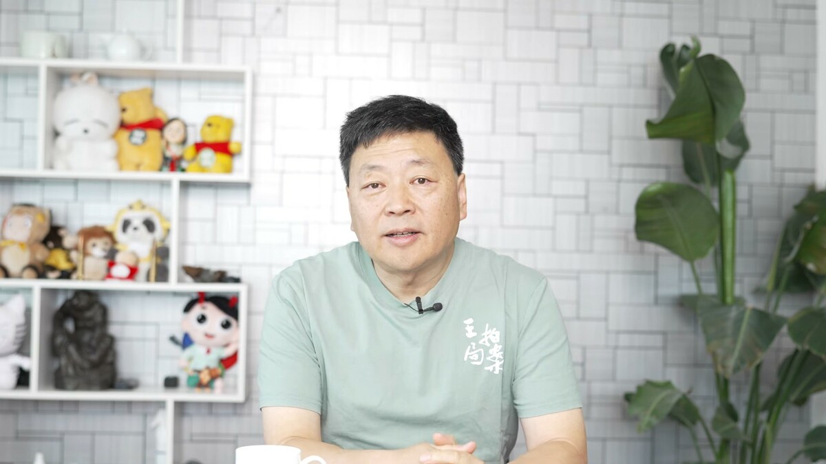 王志安昨（26）日終於發布道歉影片，但又表示自己受到網暴，今日甚至提到有人要收買黑道殺他。 圖：翻攝自王志安 YouTube