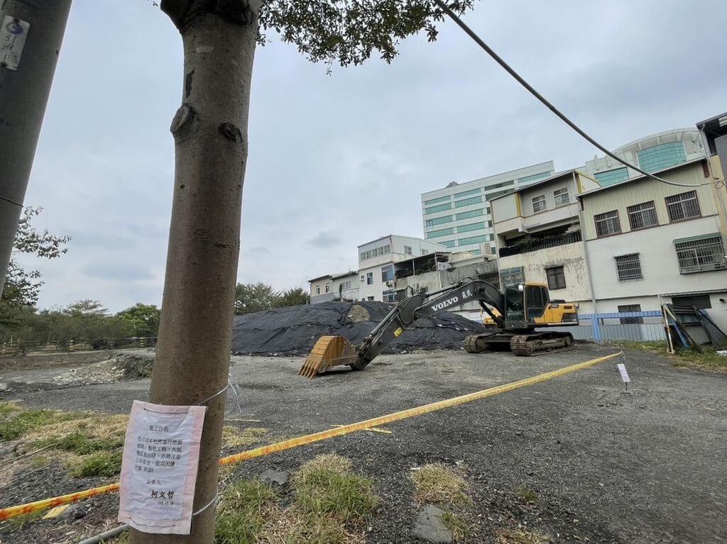 民眾黨主席柯文哲名下農地爆出違規變停車場，地方黨部選後加速處理。 圖：民眾提供