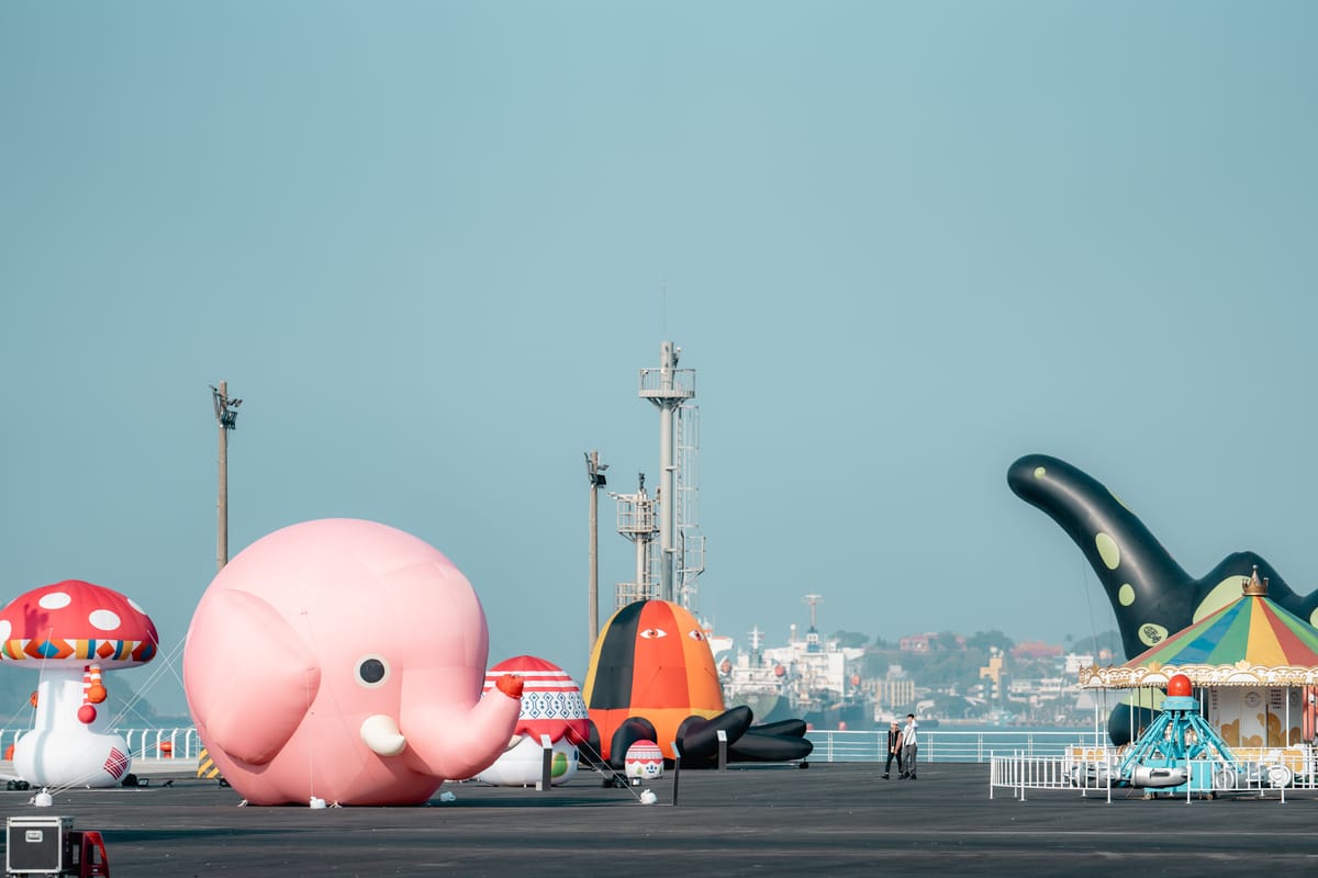 高雄「冬日遊樂園」大型充氣藝術裝置展《療癒森林》。 圖：高雄市立美術館/提供